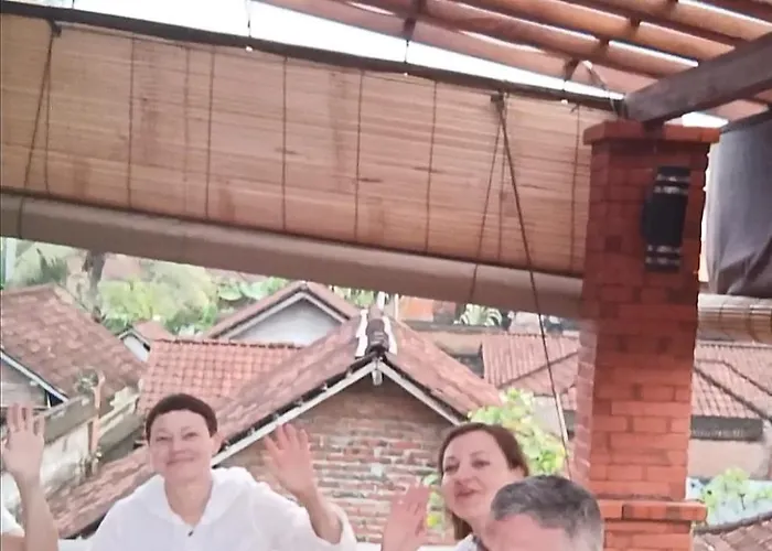 ベッド・アンド・ブレックファスト Ubud Banjarangkan